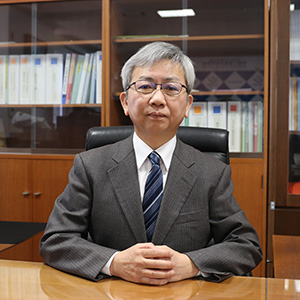 校長 川村 淳浩